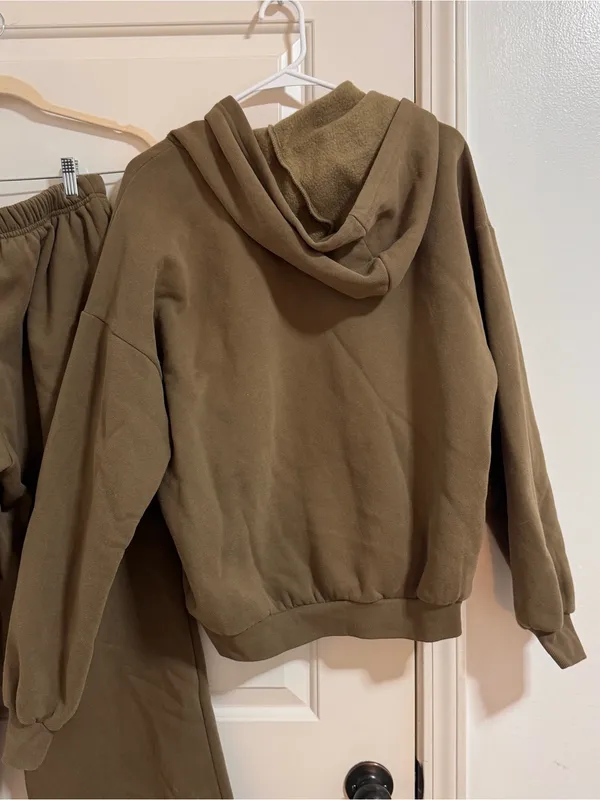 Edikted Olive Green Hoodie and Sweatpants Set - Image 5