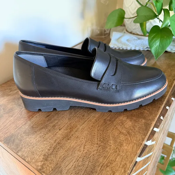 Vionic Cheryl II Loafer Size 12 Black Leather Lug Sole Preppy Dark Academia Shoe - Image 9