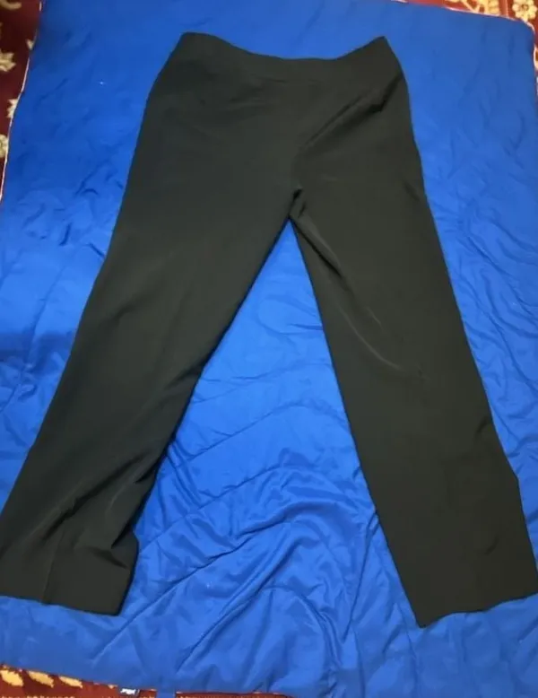 Armani Collezioni Women's Black Dress Pants Size 14 - Image 7