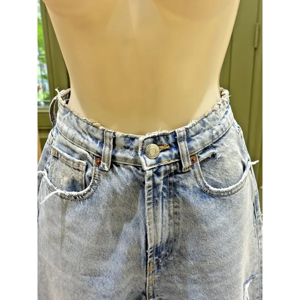 Zara light wash high-rise distressed denim jeans – size 2 - Image 3