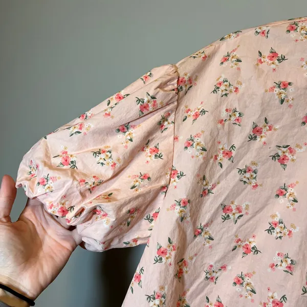 Anthropologie Pink Floral Puff Sleeve Open Back Ruffle Crop Top Mock Neck - Image 4