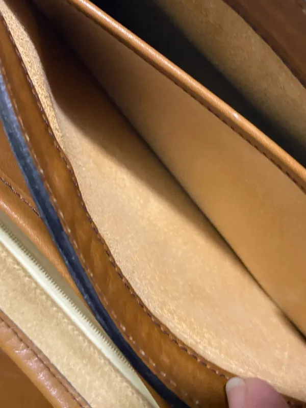 Vintage Tan Leather Crossbody Shoulder Bag Adjustable Strap Magnetic Closure - Image 7