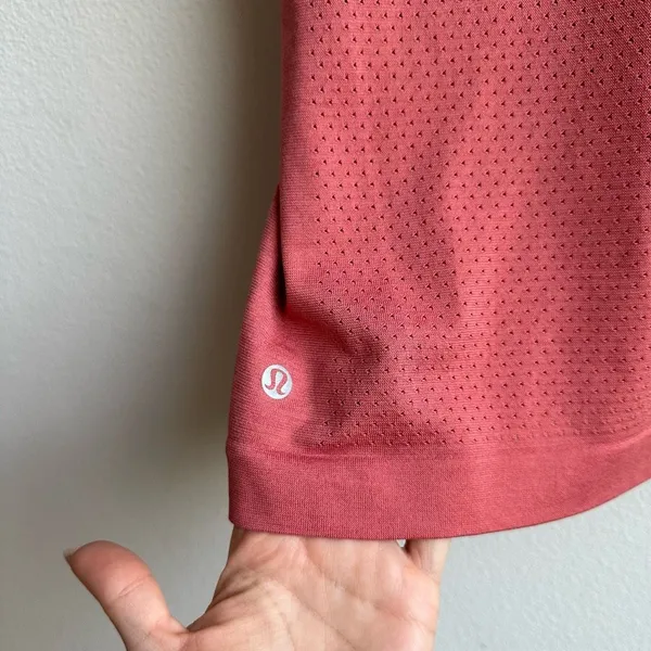 Lululemon Shirt Women's 6 Pink Coral Breeze By Top Short Sleeve Seamless Logo - Image 4