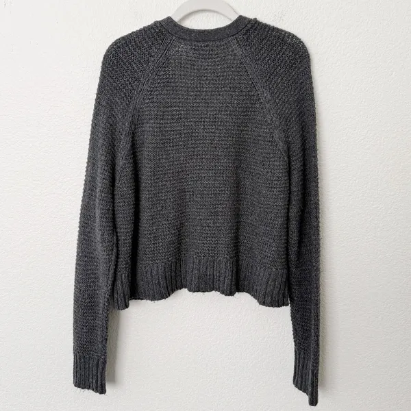 [American Eagle Outfitters] Gray Cropped V-Neck Knit Cardigan Sweater Sz Large L - Image 3