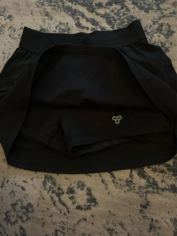 Aritzia Skirt Mini Black - Image 3