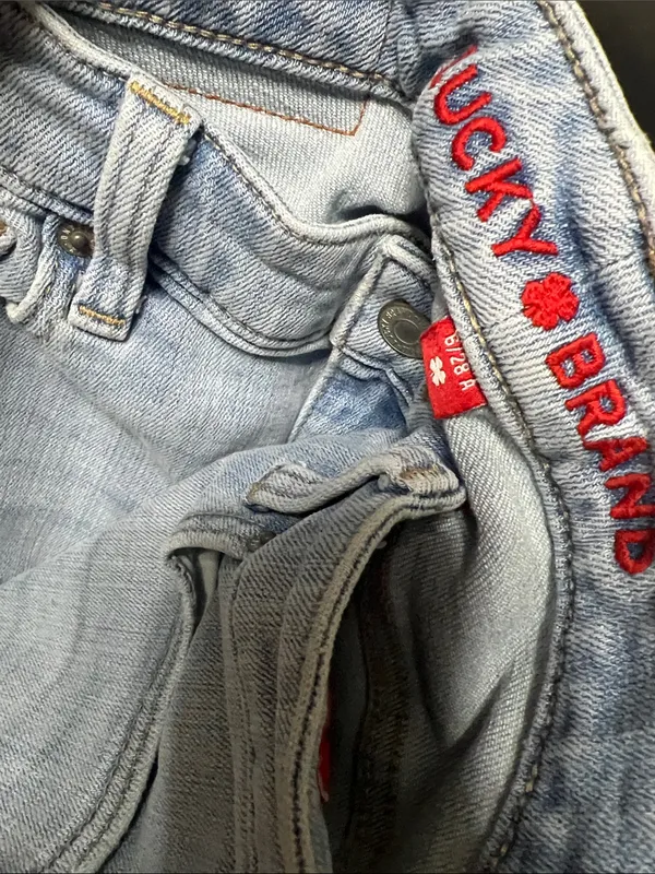 Lucky Brand Women's Skinny Jeans‎ — Light Wash Blue size 6/28 - Image 3