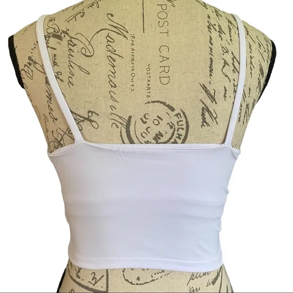 Lemedy White Fitness Workout Shirt With Built In Bra Size Medium NEW - Image 2