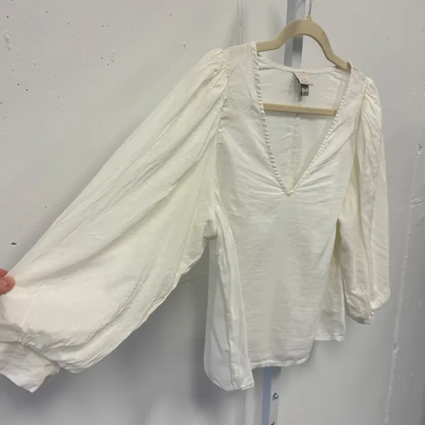 A New Day White V-Neck Puff Sleeve Blouse Medium Cotton Rayon Top Boho Casual - Image 3