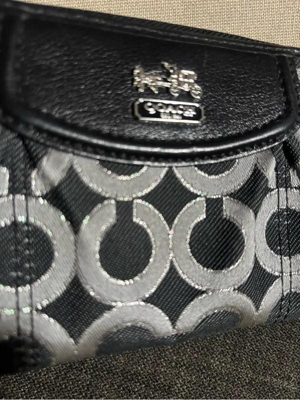Coach Wallet Womens Zip Around CC Initial Logo - Image 2
