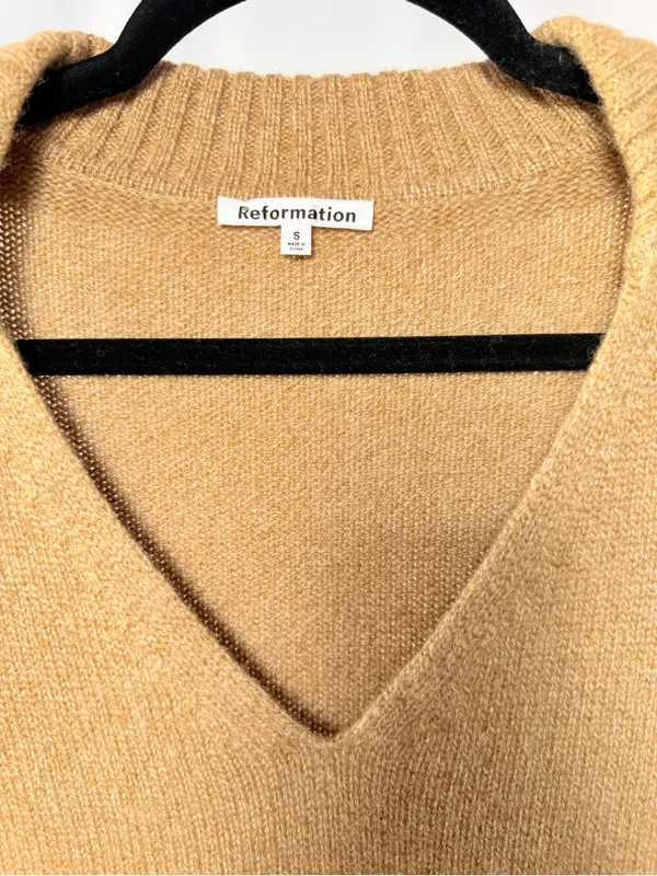 Reformation Cashmere V Neck Polo Sweater in Camel Size Small - Image 5