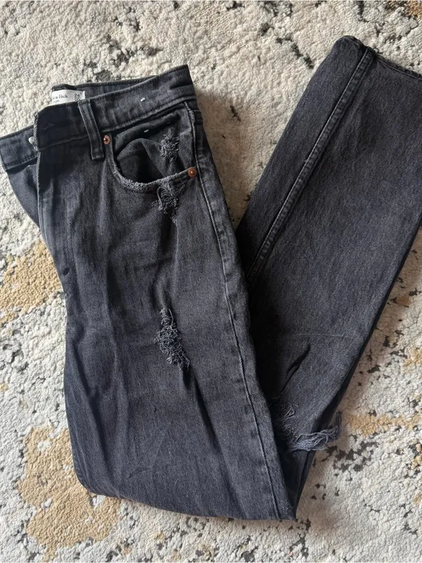 Abercrombie & Fitch Black High-Rise Distressed Straight Jeans - Image 2