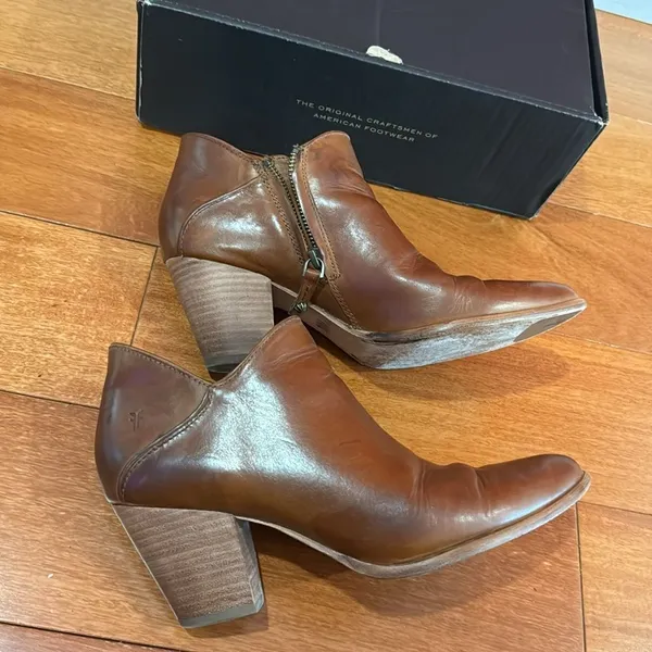 Frye Women's Reed Shootie Ankle Boot‎ Caramel size 9 - Image 3