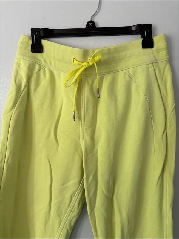 Lululemon Scuba High-Rise Cropped Jogger Sz 8 Wasabi Green Neon Yellow Athlete - Image 3