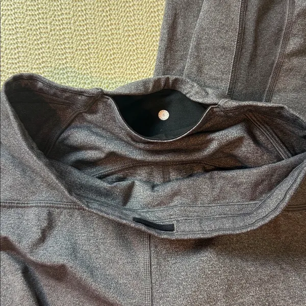 Lululemon 6 Women’s Gray High-Waisted Leggings - Image 9