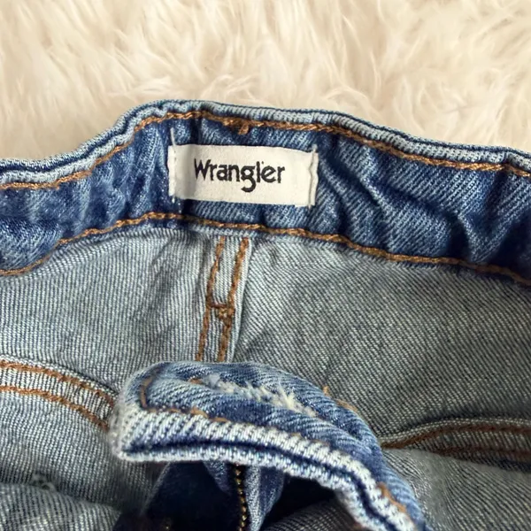 Wrangler Women's High Waisted Asymmetrical Button Front Denim Skort Size 26 - Image 4