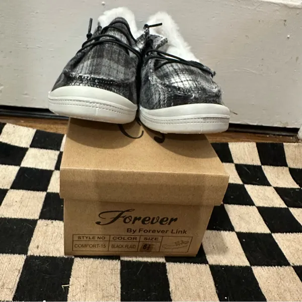 Forever Link Black and White Loafers Slip-Ons‎ - Image 2