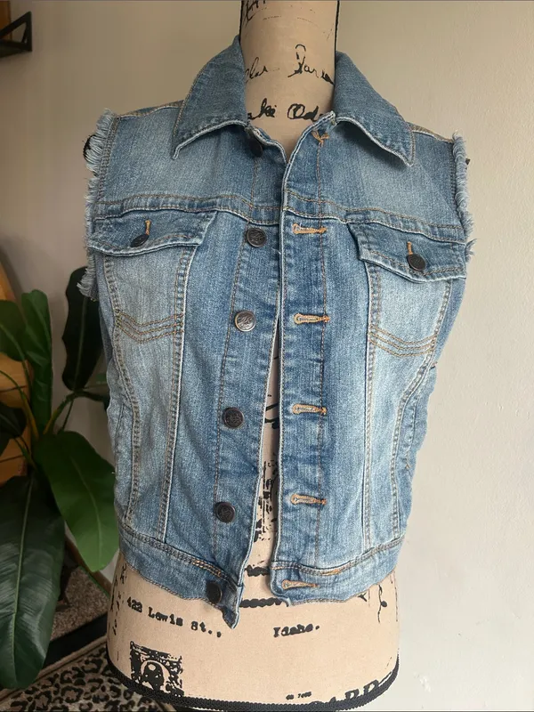 American Rag Denim Sleeveless Vest Size Medium - Image 3