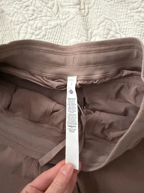 Lululemon tan dance studio cargo pants size small - Image 3