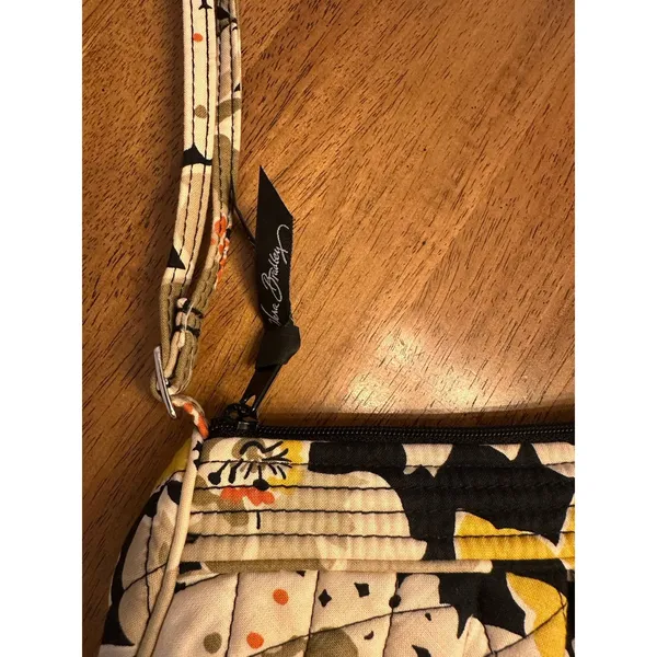 Vera Bradley Frannie CrossBody Yellow Black Dogwood Pattern Zip Close Floral - Image 4