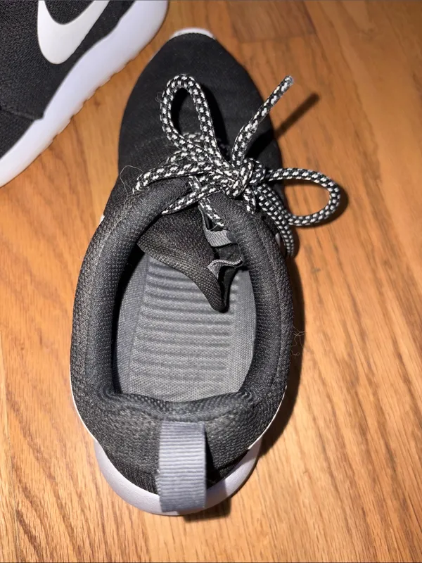 Nike Shoes - Image 2