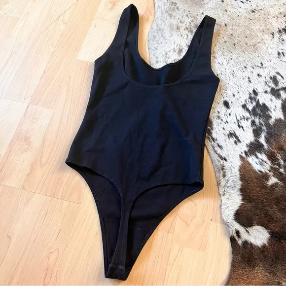 ARITZIA WILFRED FREE Black Scoop Neck Bodysuit Size XS‎ - Image 2