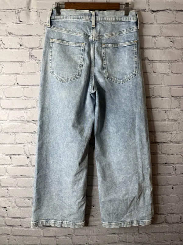 Gap jeans size 29 8L Light Wash Wide Leg Women’s Jeans - Image 3