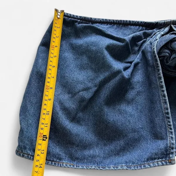 Gianni Bini Rein Rosette Dark Wash Denim Micro Mini Skirt Y2K Piece (Sz 26) - Image 6