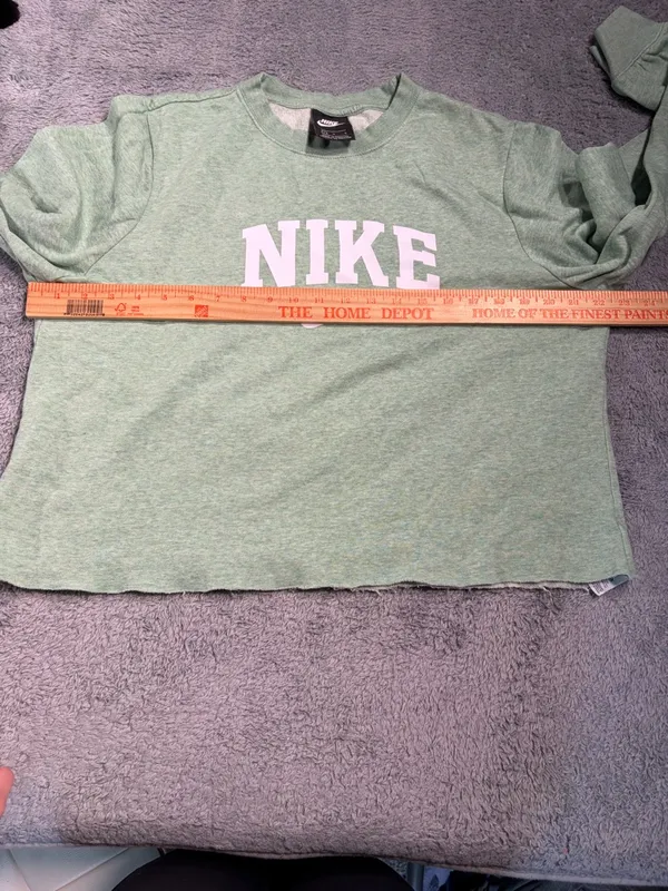 Nike Green Crewneck Sweatshirt large logo swoosh - Image 8