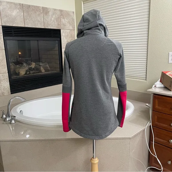 GYMSHARK Womens sz Small Light Gray Zip Pocket Thumbhole Hoodie Active Jacket‎ - Image 7