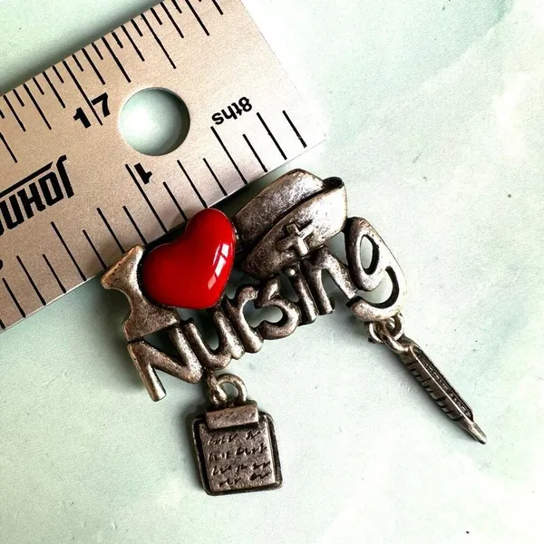Style Vintage “I ❤️ Nursing” Brooch with Charms - Image 5