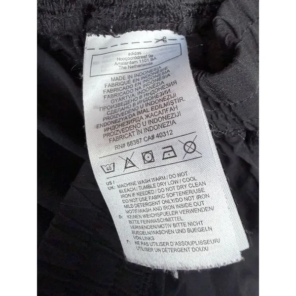 Adidas shorts size small - Image 9