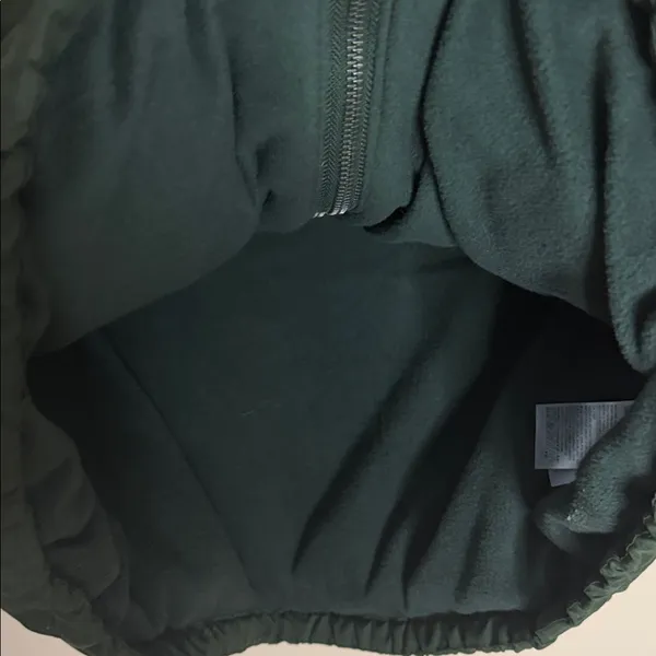Old Navy Black Puffer Vest - Tall - Image 4