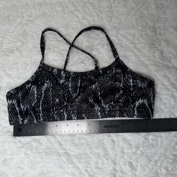 Beyond Yoga Snake Skin Criss Cross black yoga top small - Image 5