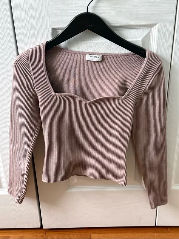 Aritzia Babaton Sculpt Knit Ribbed Sweetheart Neckline Long Sleeve in Blush - Image 2