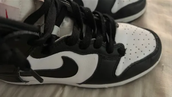 Nike shoes - Image 2