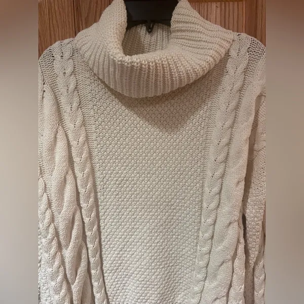 Madewell Cable Turtleneck Drop Shoulders Sweater in Antique Cream‎ Size Medium - Image 7