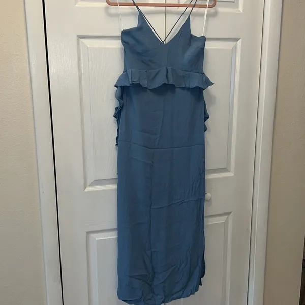 Elliatt rapture ruffle dress blue size small‎ criss cross back midi - Image 9