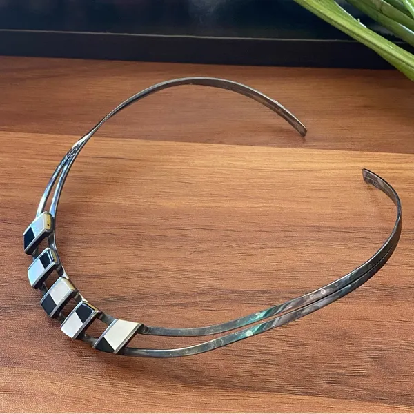 Sterling Silver 925 Gunmetal Onyx/Mother of Pearl Cuff Choker Collar Necklace - Image 2