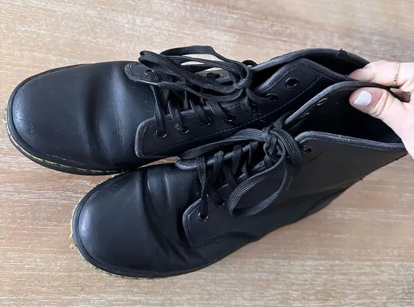 Dr. Martens Shoreditch Lace Up Boots - Image 4