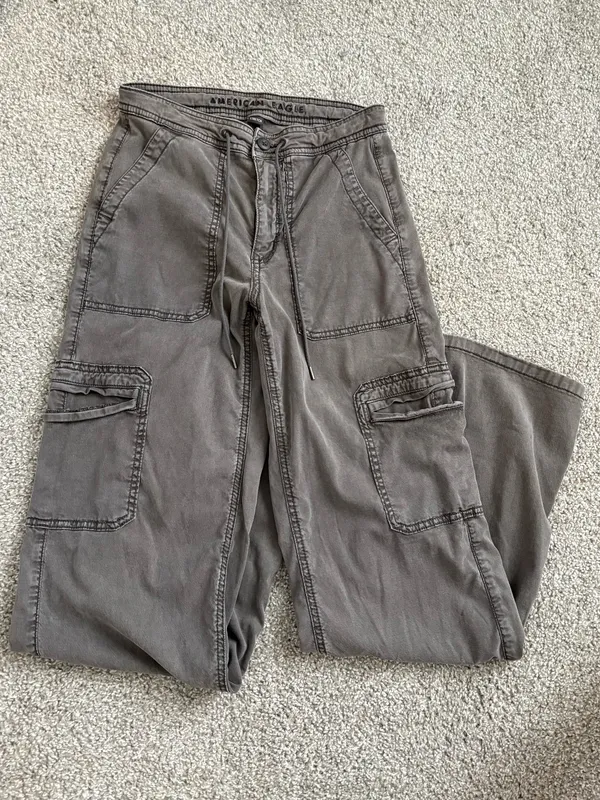 American Eagle Cargo Pants - Image 2