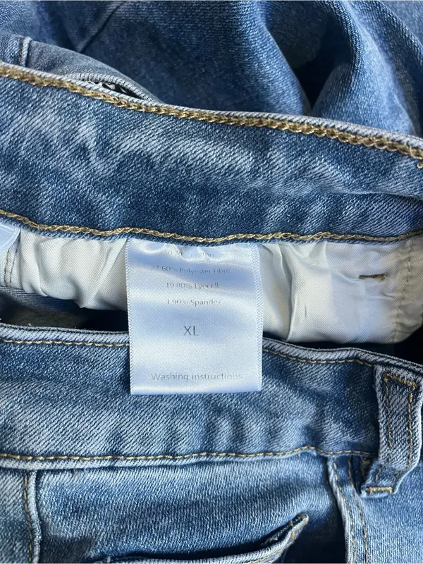 High-Rise Straight-Leg Women’s Jeans in Faded Blue Wash - Image 8