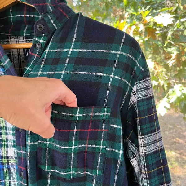 Gap Women's Flannel Big Shirt Green & Blue Cocktail Plaid Size S - Image 3