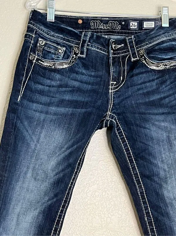 Miss Me Signature Crop Women's Distressed Embellished Bling Back Pockets Size 26 - Image 3