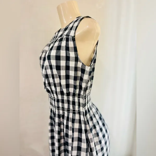 A New Day Women’s Gingham Sleeveless Smocked Waist Dress size small like new - Image 12