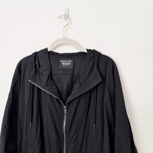 [Athleta] Black Day Drift Jacket Cropped Lightweight Windbreaker Size Medium M - Image 4