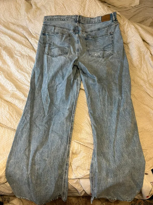 American Eagle Jeans - Image 3