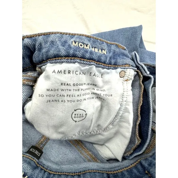 American Eagle Mom Jeans Women's 6 Long Light Wash Distressed Stretch Comfort - Image 2