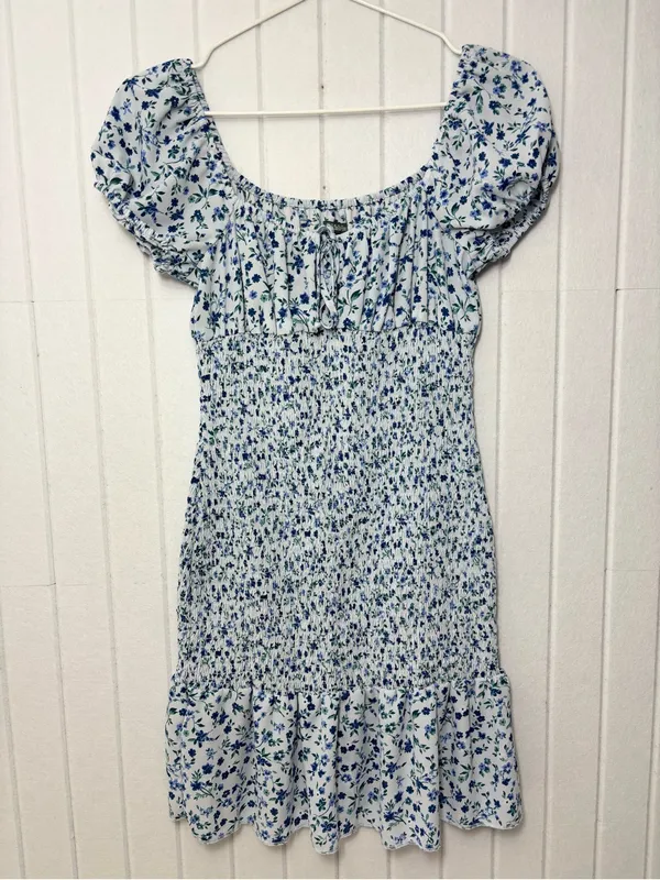 wild‎ fable White & Blue Smocked Midi Dress with Puff Sleeves Size XS - Image 4