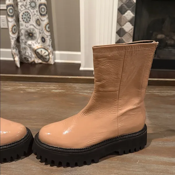 Seychelles Patent Leather Lug Sole Boots Tan Size 8‎ NIB Modern Neutral - Image 4