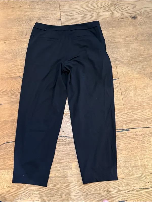 Lululemon Tapered-Leg Mid-Rise Pant 7/8 Length‎ *Luxtreme black large - Image 3